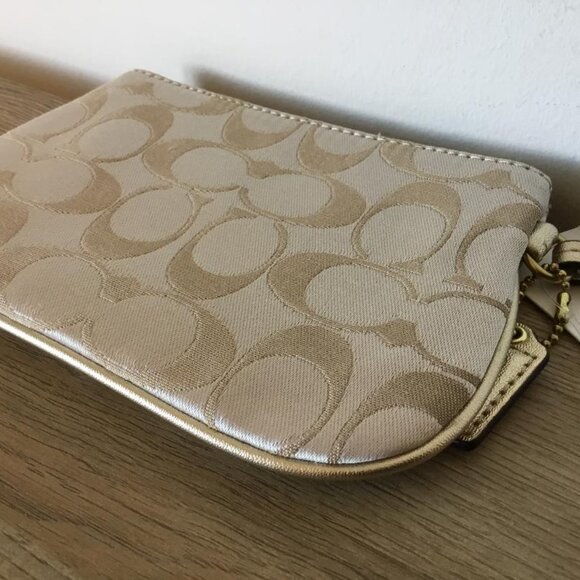 COACH Poppy Signature C Wristlet Gold & Beige with Purple Lining & Dust Bag NWT - Picture 6 of 9